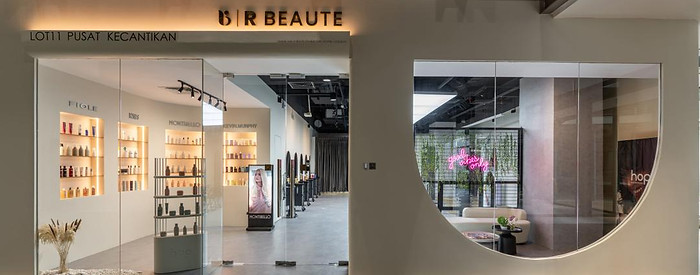 R Beaute salon space